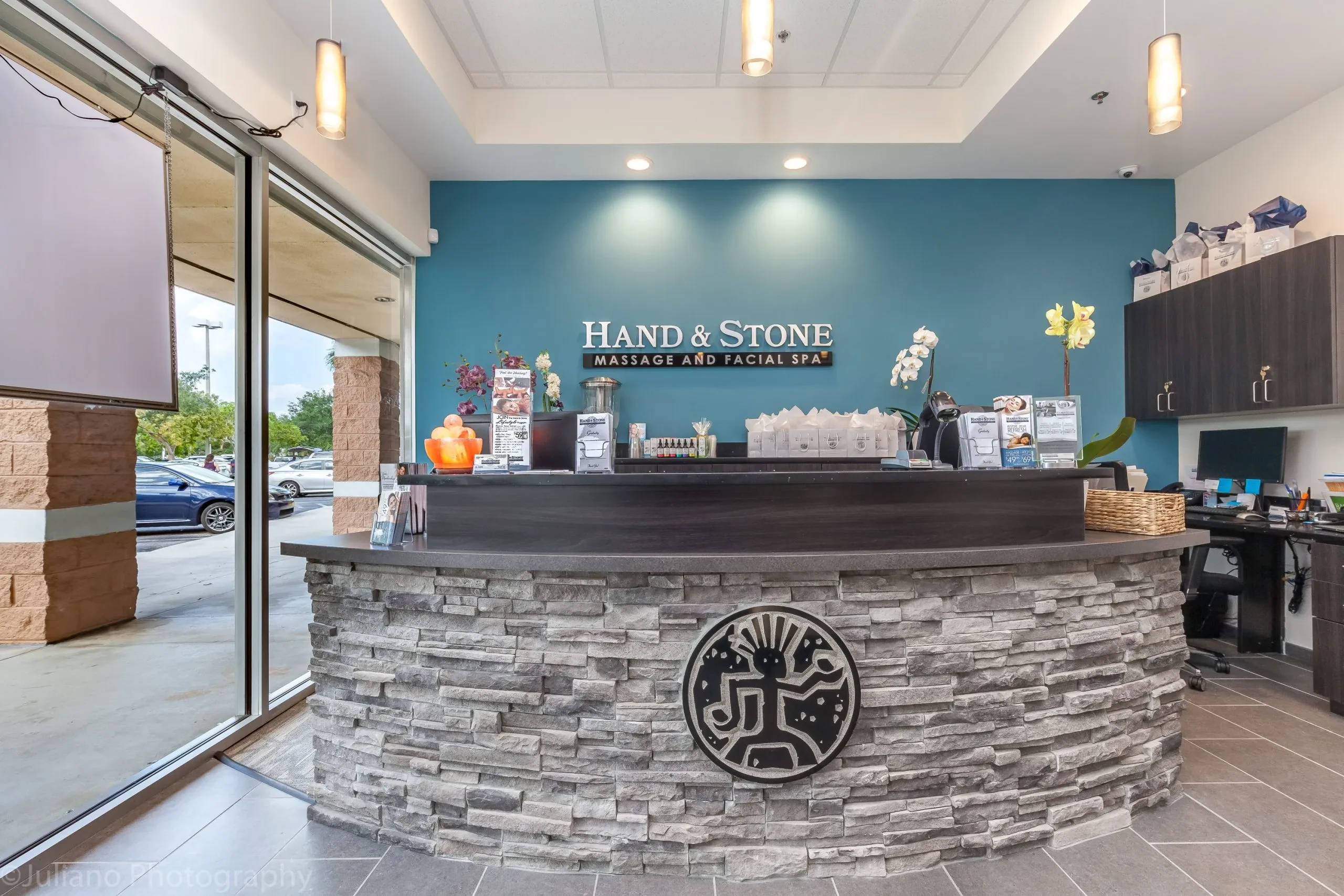 Hand and Stone — Weston, FL